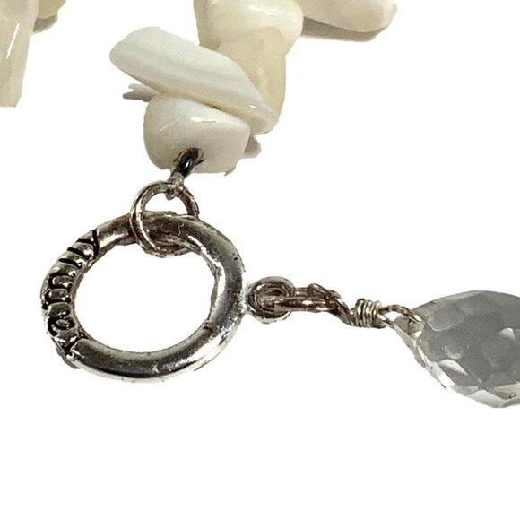 White Shell & Silver 925 Closure Necklace - Picture 4 of 4